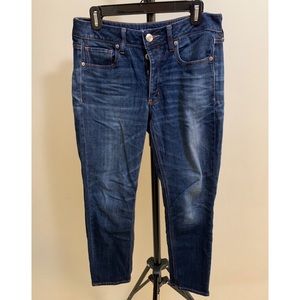 AE tomgirl jeans